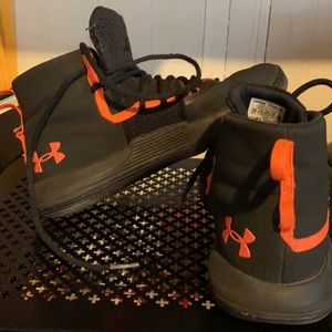 UNDER ARMOUR SC Steph Curry 3020424-002 Black Electric Orange Youth Size: 6.5